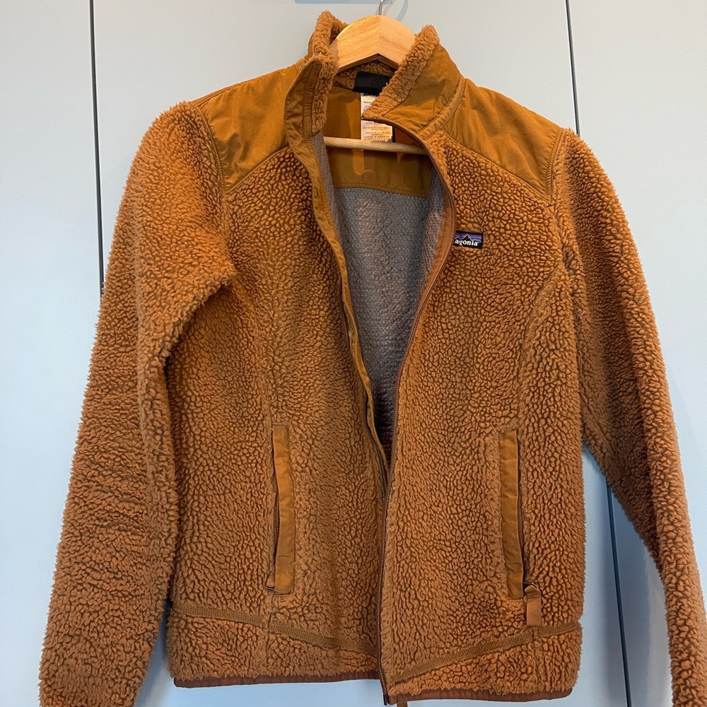 Patagonia Teddy Jacket in Warm Brown